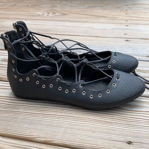 NWOT Steve Madden lace up flats